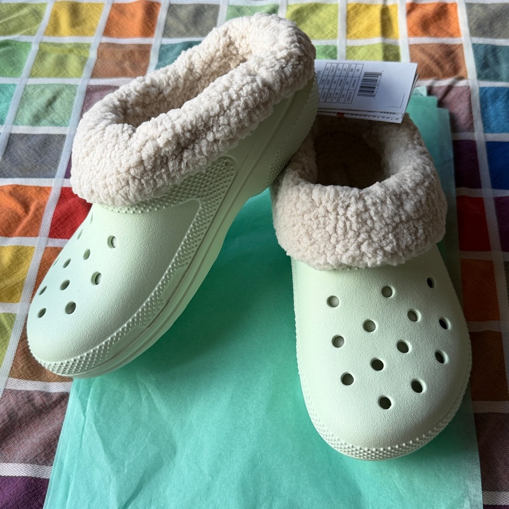 🛌 CROCS LINED CLOGS 🛌 NWT 🛌 - Picture 15 of 16